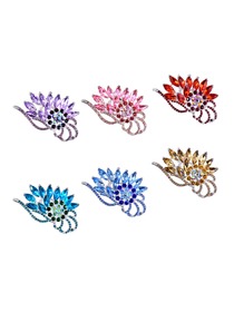 BP1706 Crystals Brooch Pin Women Fashion Jewelry Blooming Flame Flower